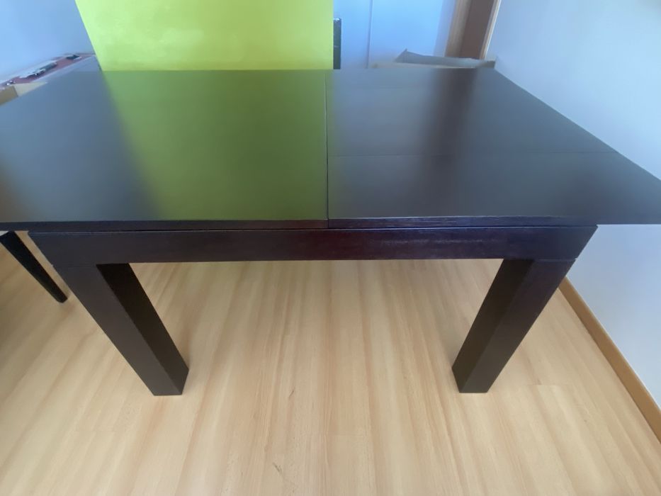 Mesa de jantar extensível em madeira castanho escuro 140 (200)x 140 cm