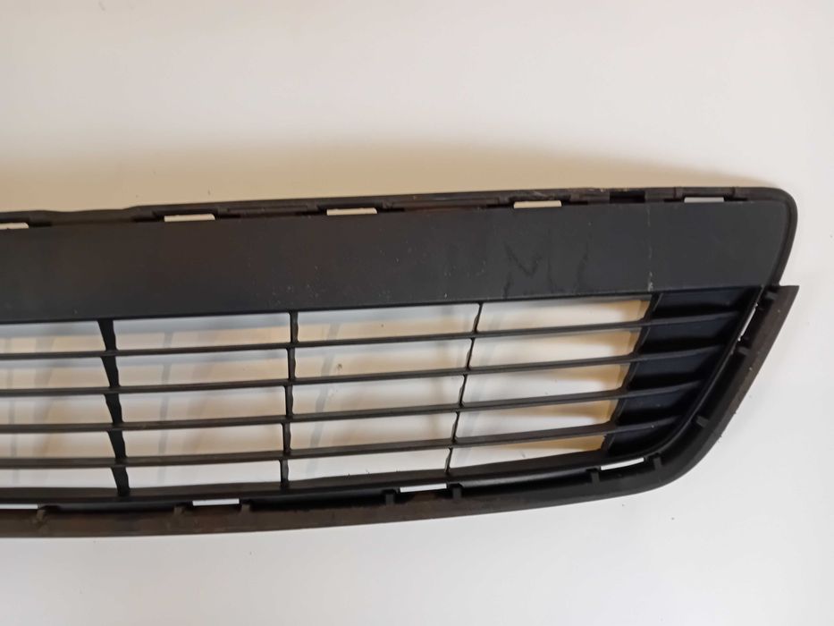 Atrapa Grill dolny Toyota Yaris III 11/14 r