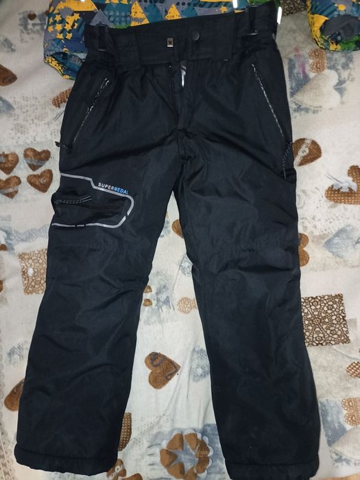 Зимовий набір: куртка,штани, шапка,шарф,,рукавиці