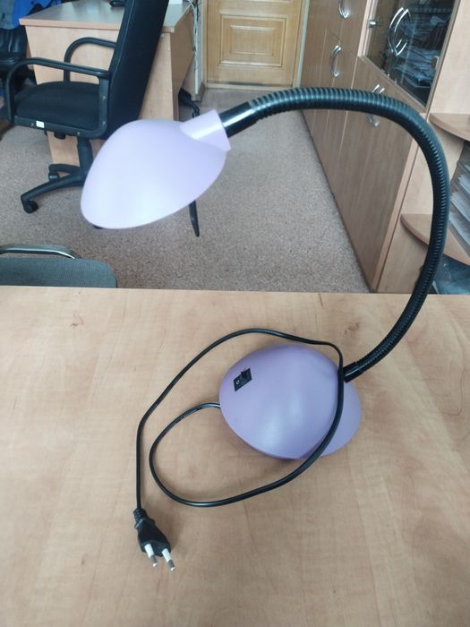 Настільна лампа гнучка