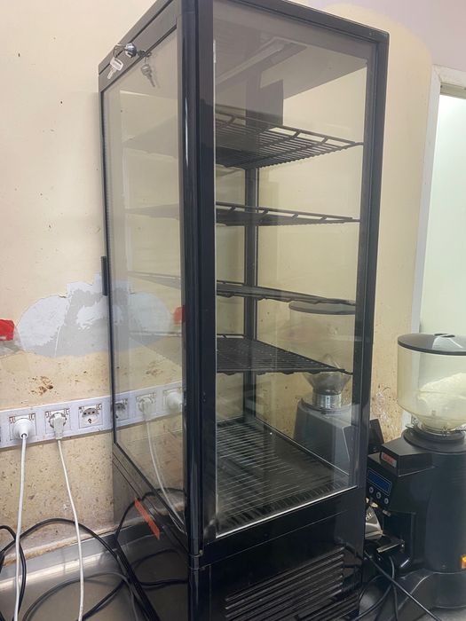 Продаж кондитерської вітрини