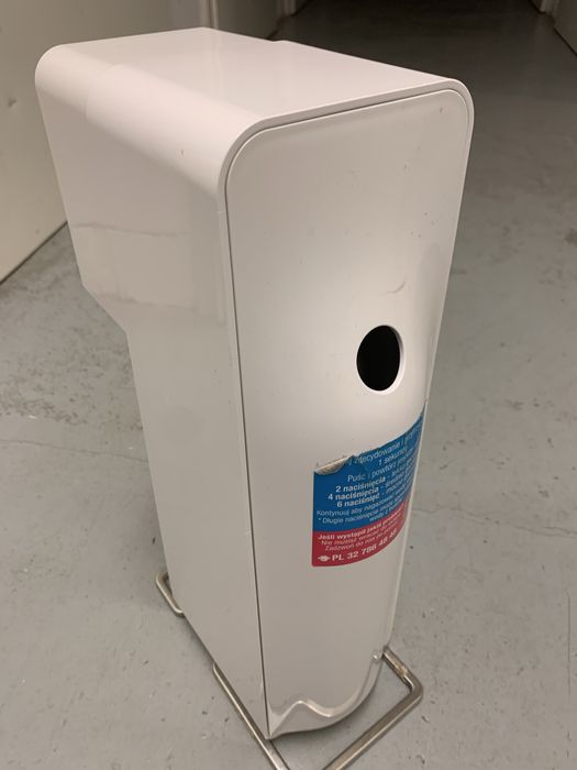 Soda stream model: source z 5 nabojami