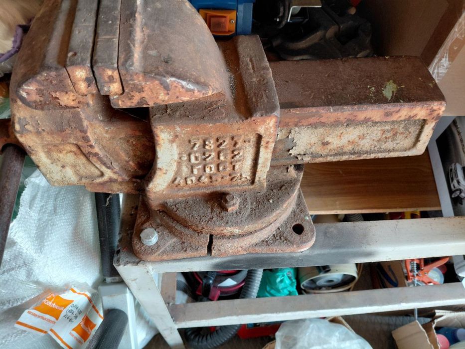 Продам тиски советские