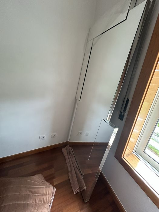 Espelho vertical de decoração