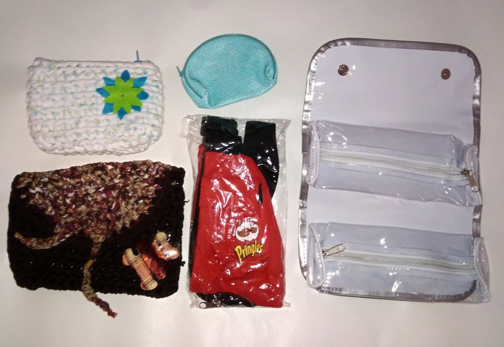 Lote bolsas / necessaire diversas