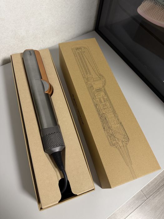 Фен-выпрямитель Dyson Airstrait