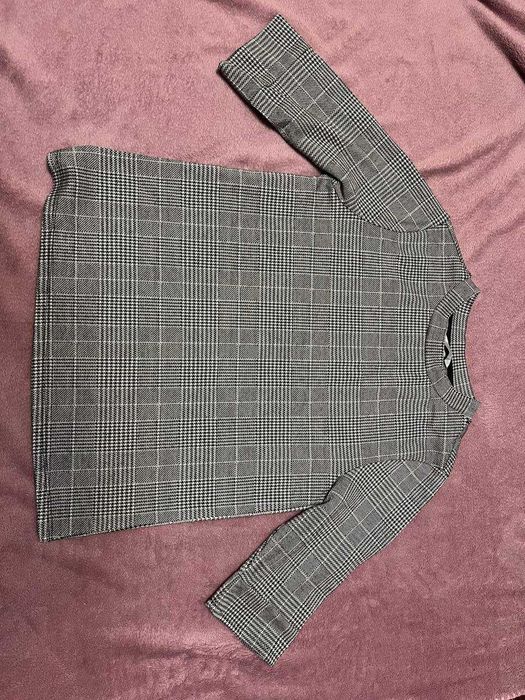 Кофта H&M з коротким рукавом.