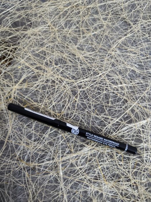 Lápis Olhos à Prova de Água Preto da Yves Rocher