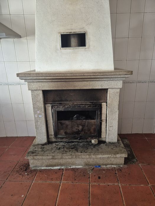 Móveis  de cozinha e cheminée bom estado