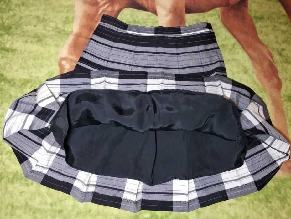 Женская юбка серая с черным в полоску юбка в складки с шерстью 45% XS