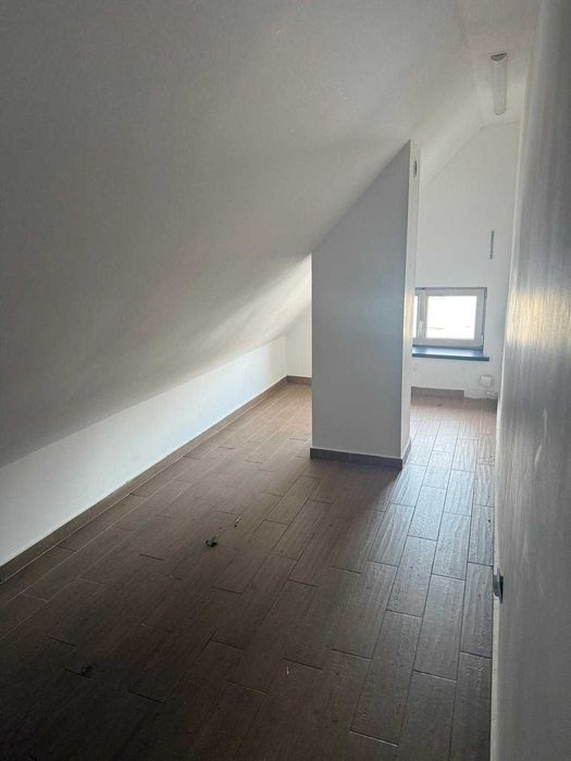 Mieszkanie na piętrze w domu