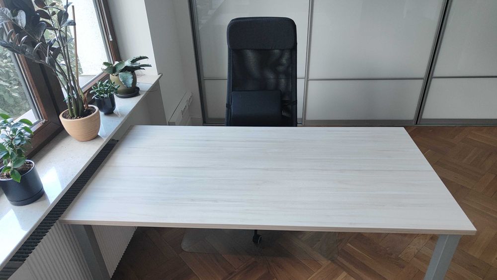 Biurko 160 x 80 jasne dąb craft, szary stelaż