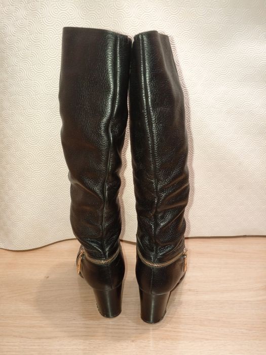 Кожаные женские сапоги
