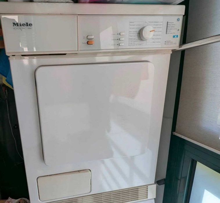 Máquina de Secar Roupa 8kg MIELE
