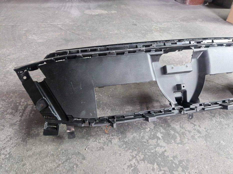 Reforço de Grelha - Peugeot 5008 III