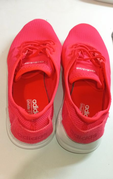 Кросівки для бігу Adidas Yatra розмір 39