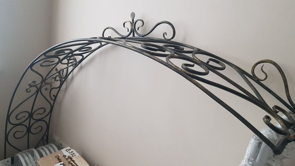 Свадебная, садовая кованная арка чёрного цвета