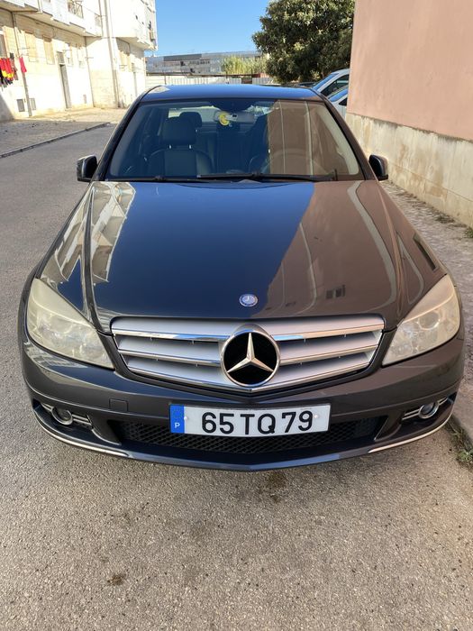 Mercedes-Benz 220