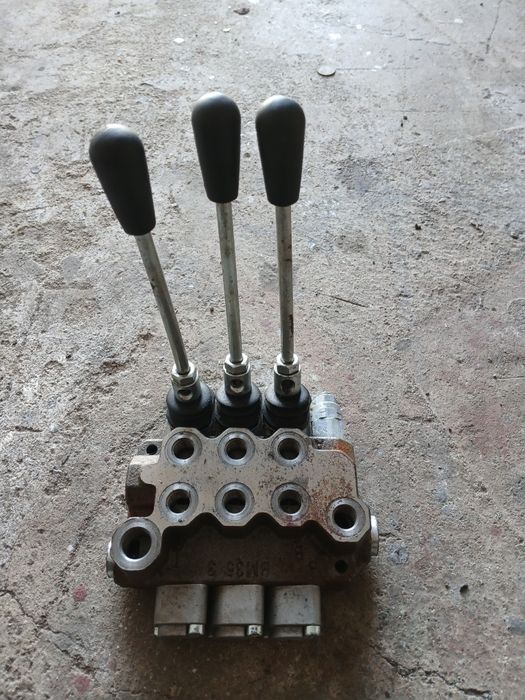 Pompa hydrauliczna,siłowniki, rozdzielacz