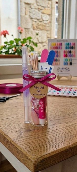 Kit unhas postiças para uso próprio, para oferecer, como lembrança. Podendo ser personalizado (Imagem ilustrativa)