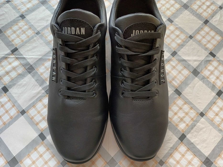Кожаные кроссовки Jordan