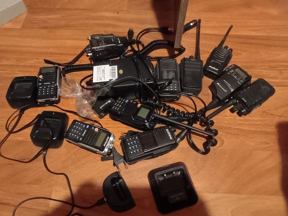 Zestaw 10 radiotelefonów (krótkofalarstwo)