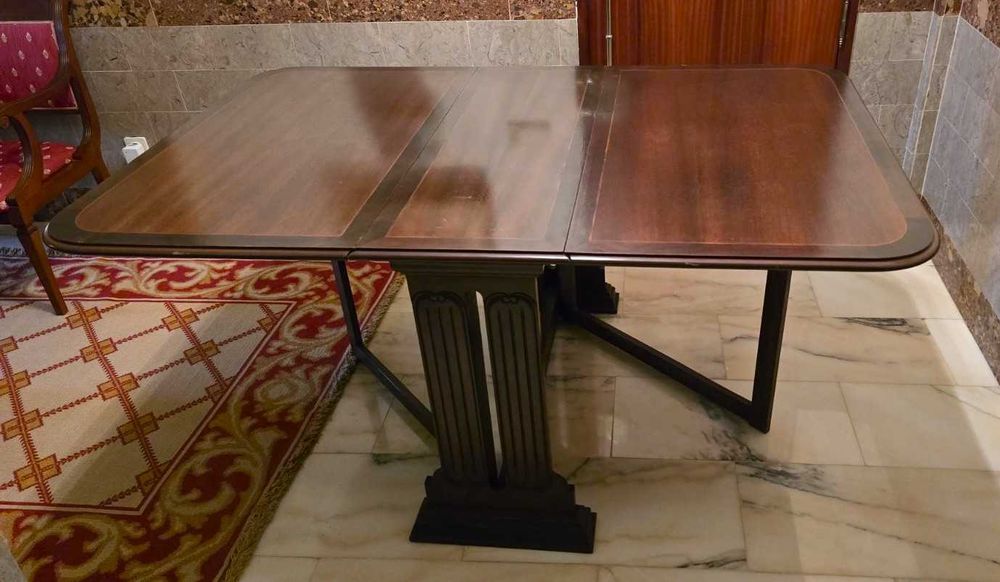 Mesa de jantar Estilo Inglês (DESOCUPAR urgente)