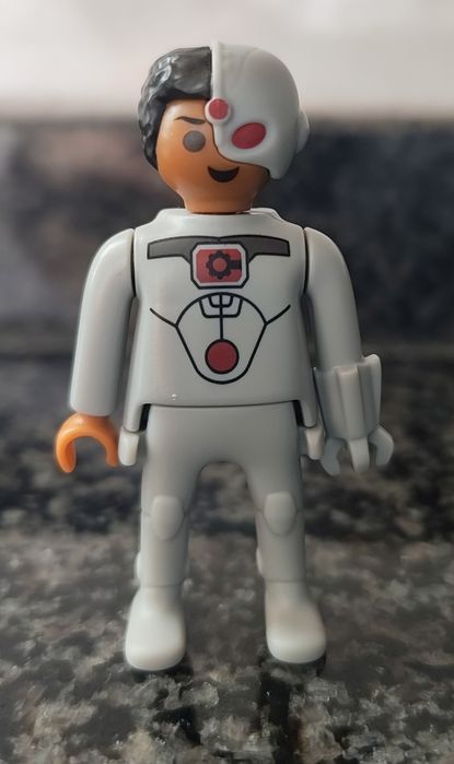DC Playmobil Cyborg