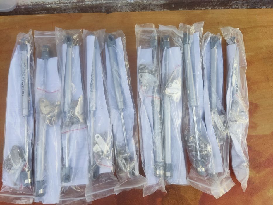 Amortecedores a gás para portas caravanas