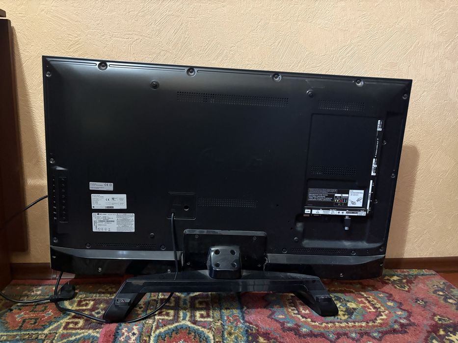 Телевизор LG 42LM660T