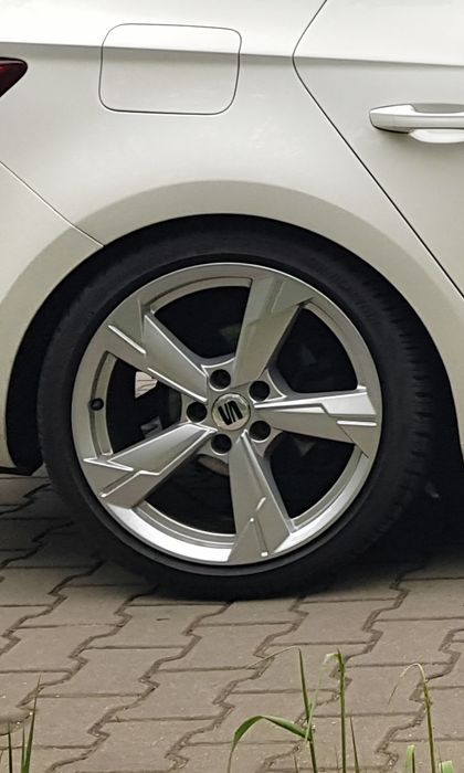 Koła felgi opony 18 cali 8j et39 seat audi
