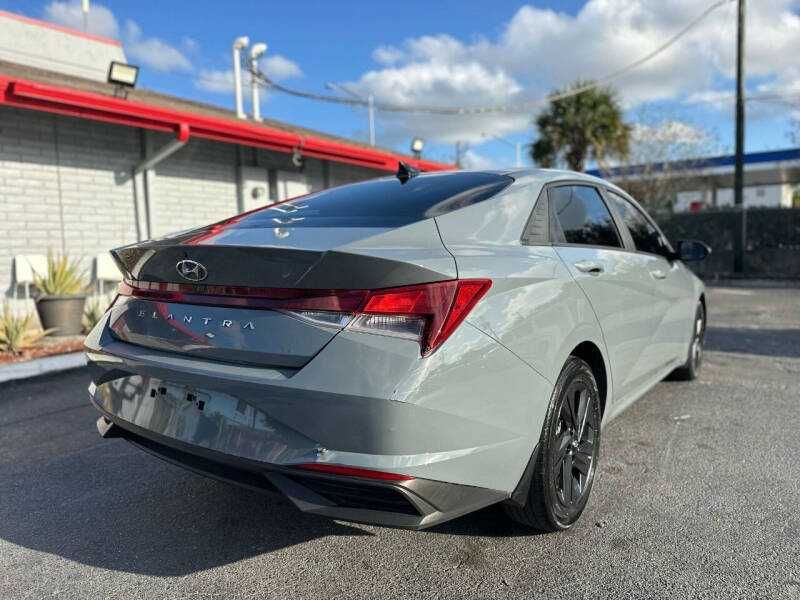 2022 Hyundai Elantra SEL