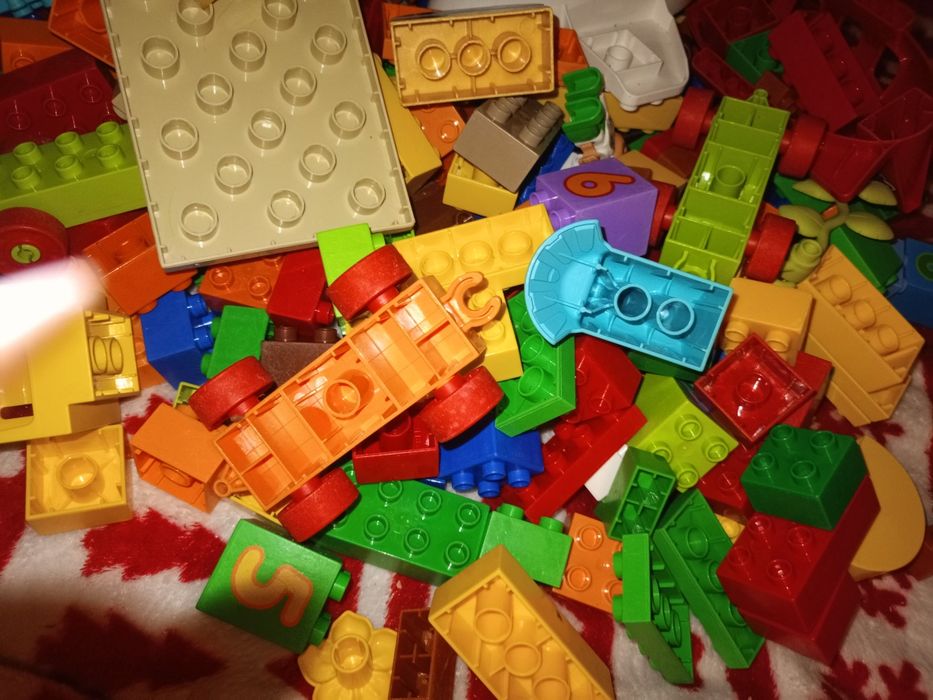 Mix klocków Duplo ( zestawy te co na zdjęciach)