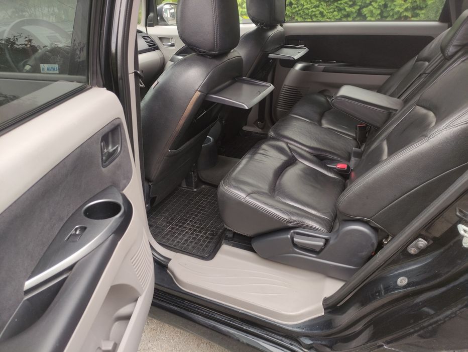 Міцубісі Грандіс