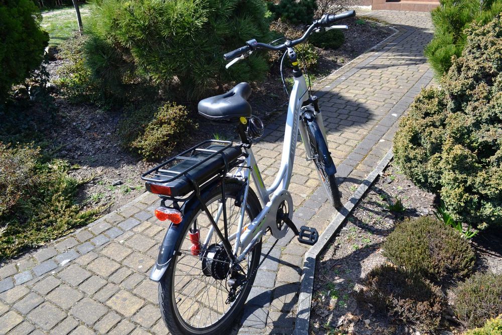 Rower elektryczny TORPADO Afrodite D18 26 cali T250 Idealny