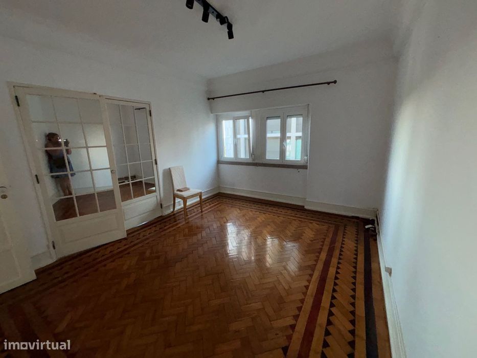 Apartamento T2  com elevador, Parque Eduardo VII
