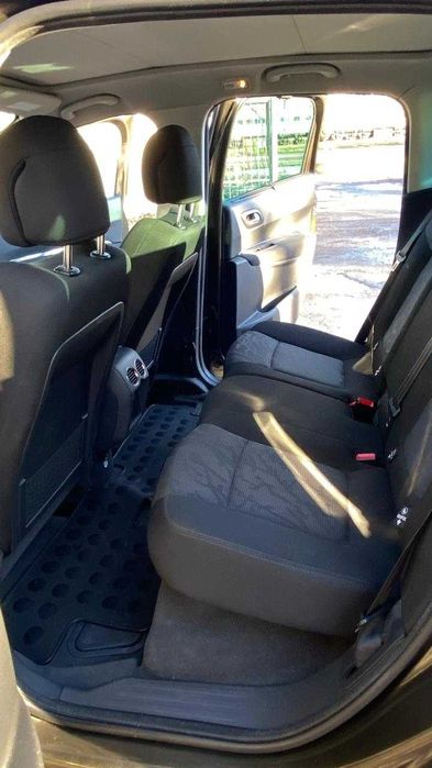 Продаю власне автомобіль Peugeot 3008    2009