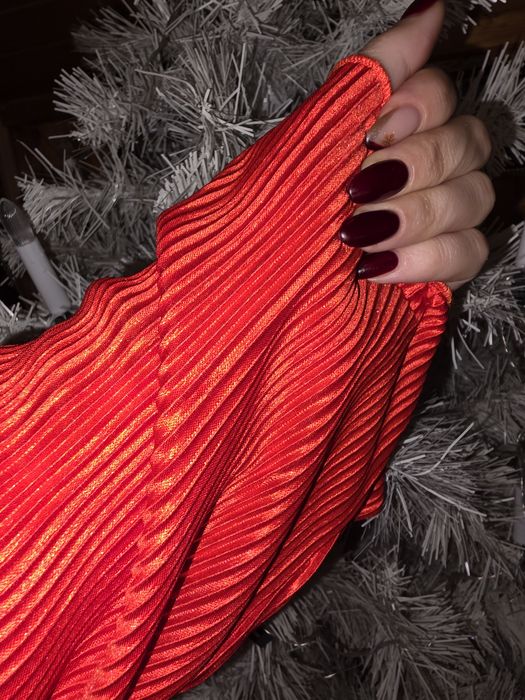 Сукня жіноча червона