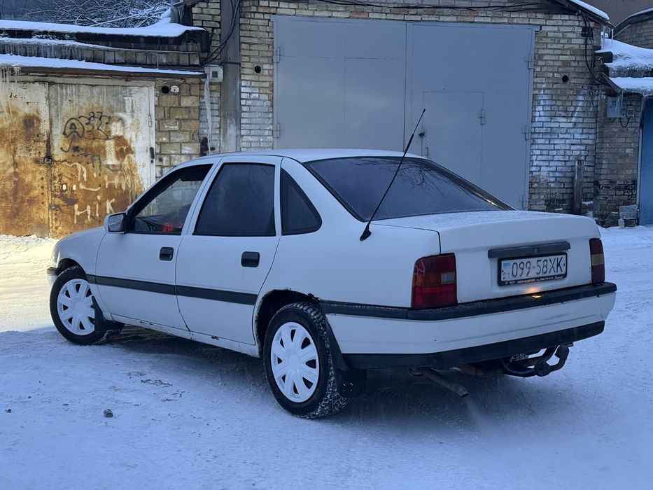 Опель Вектра А Opel Vectra A 1.6 газ/бенз на гарній резині