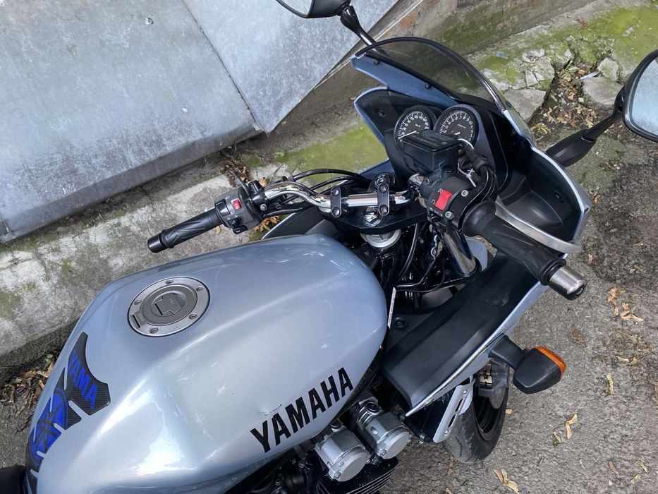 Yamaha FZS 600 Fazer