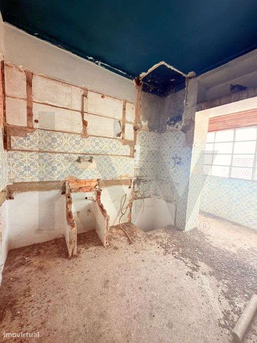 Imóvel com Projeto Aprovado | Campolide | Oportunidade Única