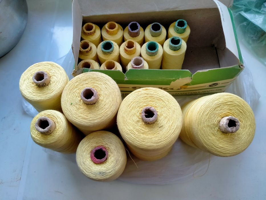 Бобина швейных ниток ниток