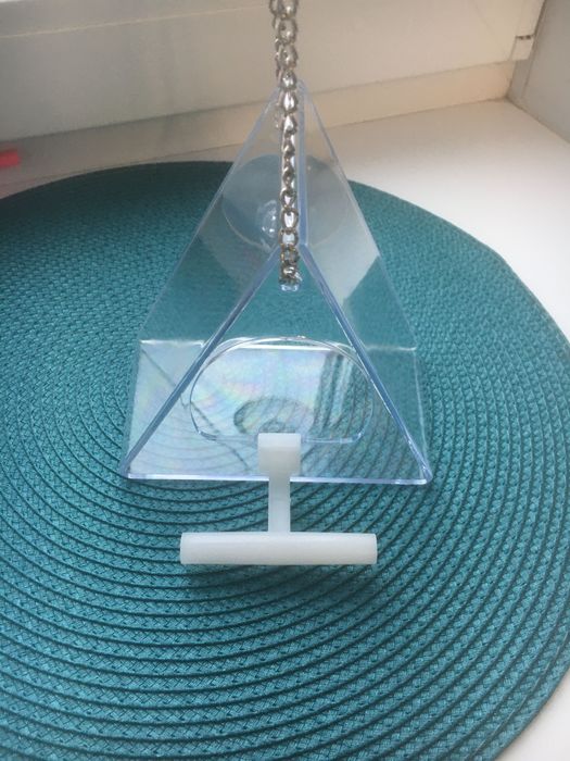 Годівничка для птахів на вікно, кормушка на окно на присосках.