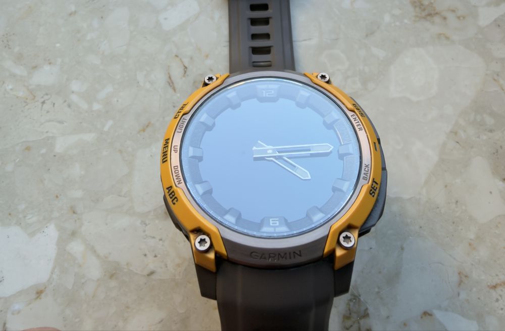 Garmin Instinct Crossover AMOLED