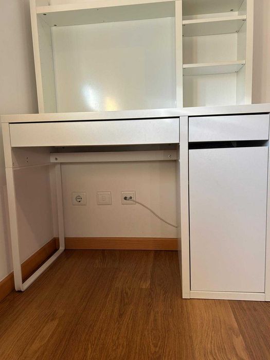 Secretária modelo MICKE  IKEA branca