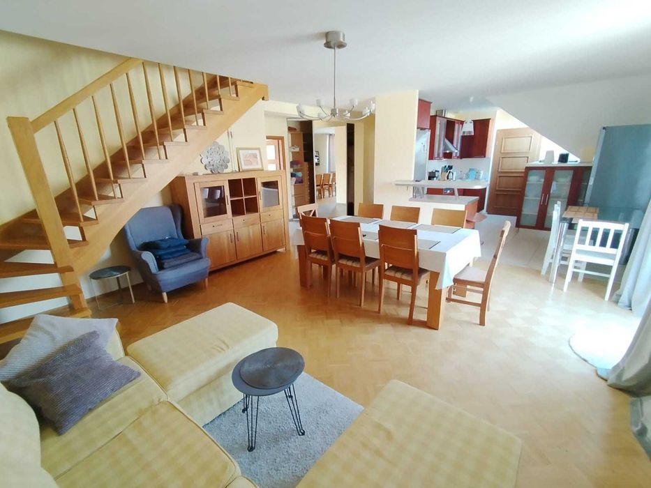 Apartament  5 pokoi, do 12 osób, 140m2,  6 km do dworca PKP we Wrocławiu