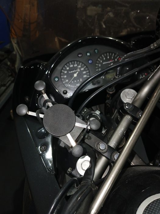 Moto muito boa e fiavel para a idade