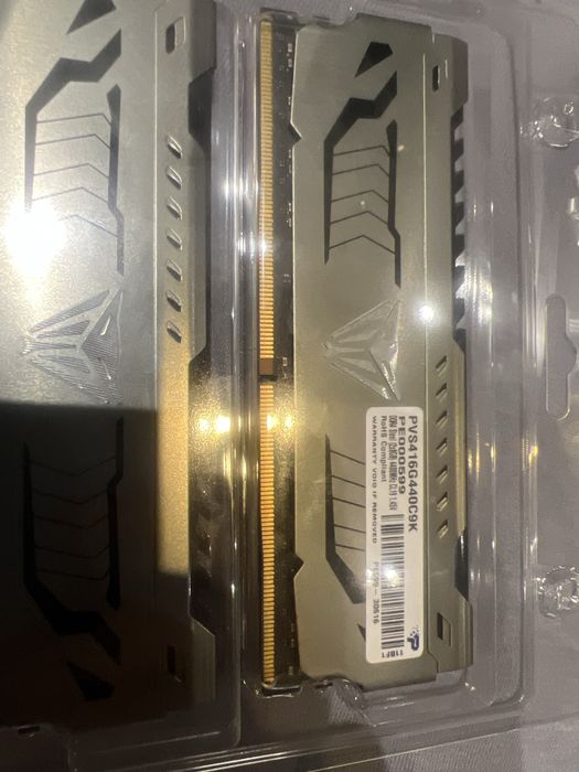 pamięć RAM Patriot Viper Steel DDR4 – 16 GB 4400 Mhz