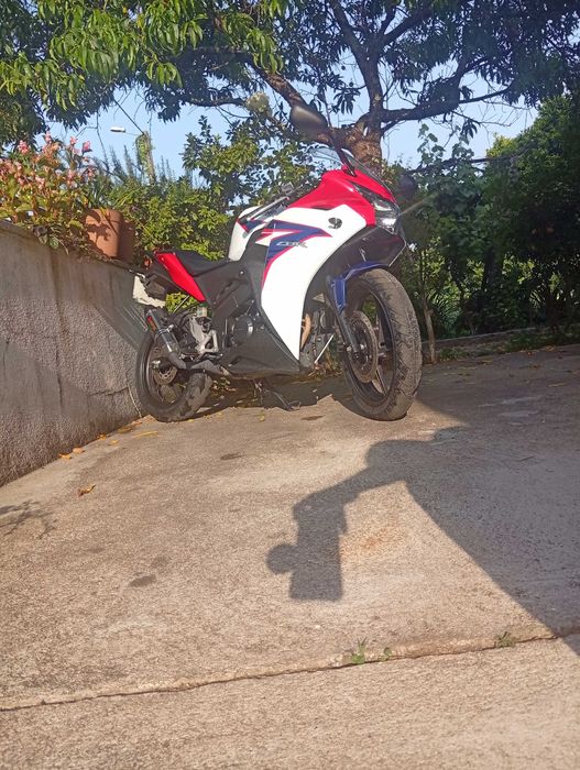Honda CBR 125R Tricolor 2012