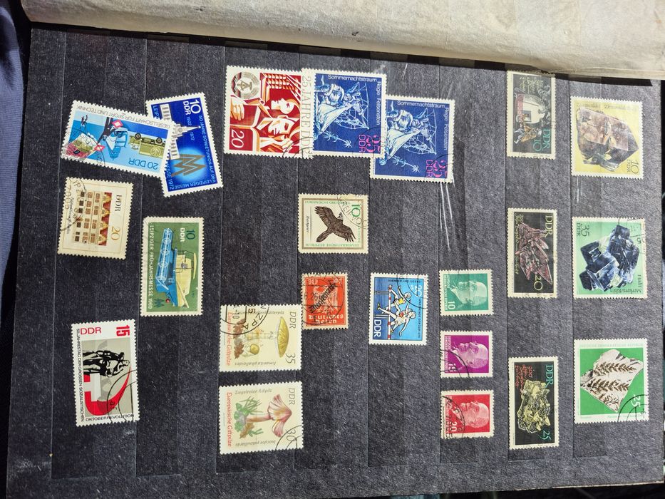 Duży Klaser Znaczków PRL i Świat – Rycerze, Kosmos, Sport, Fauna